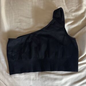 Black Ribbed One-Shoulder Sports Bra / J10